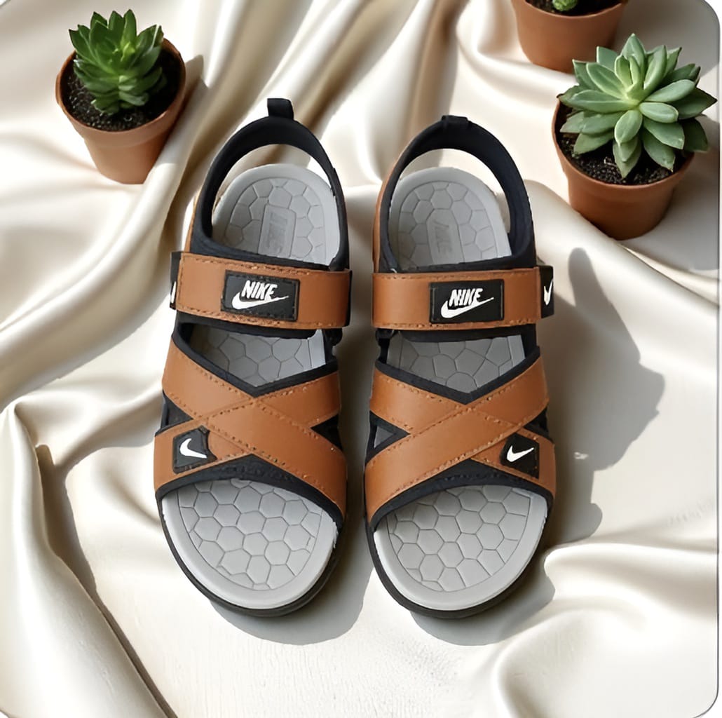 Nike Men’s Brown Comfortable Sandals.
